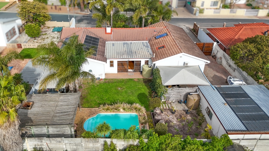 4 Bedroom Property for Sale in Protea Heights Western Cape